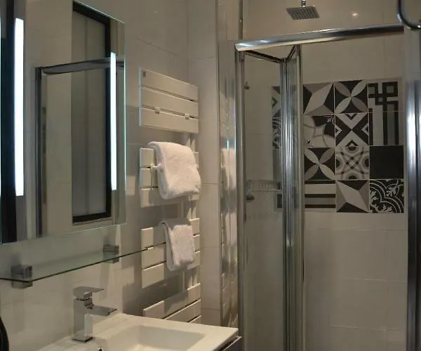 Apartman De Charme, Multi-niveaux - Jardin Public